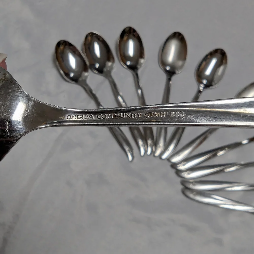 Set Of 11 Oneida Community Twin Star Tea Spoons MCM Vintage Atomic Stainless